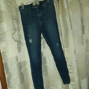 medium wash hollister jeggings